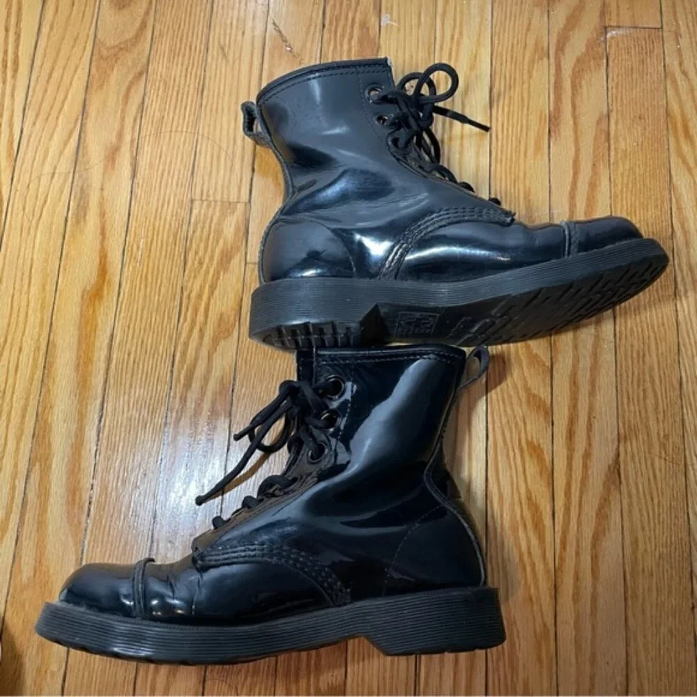 Dr. Martens Air War Black Combat Boots size US 6 Men